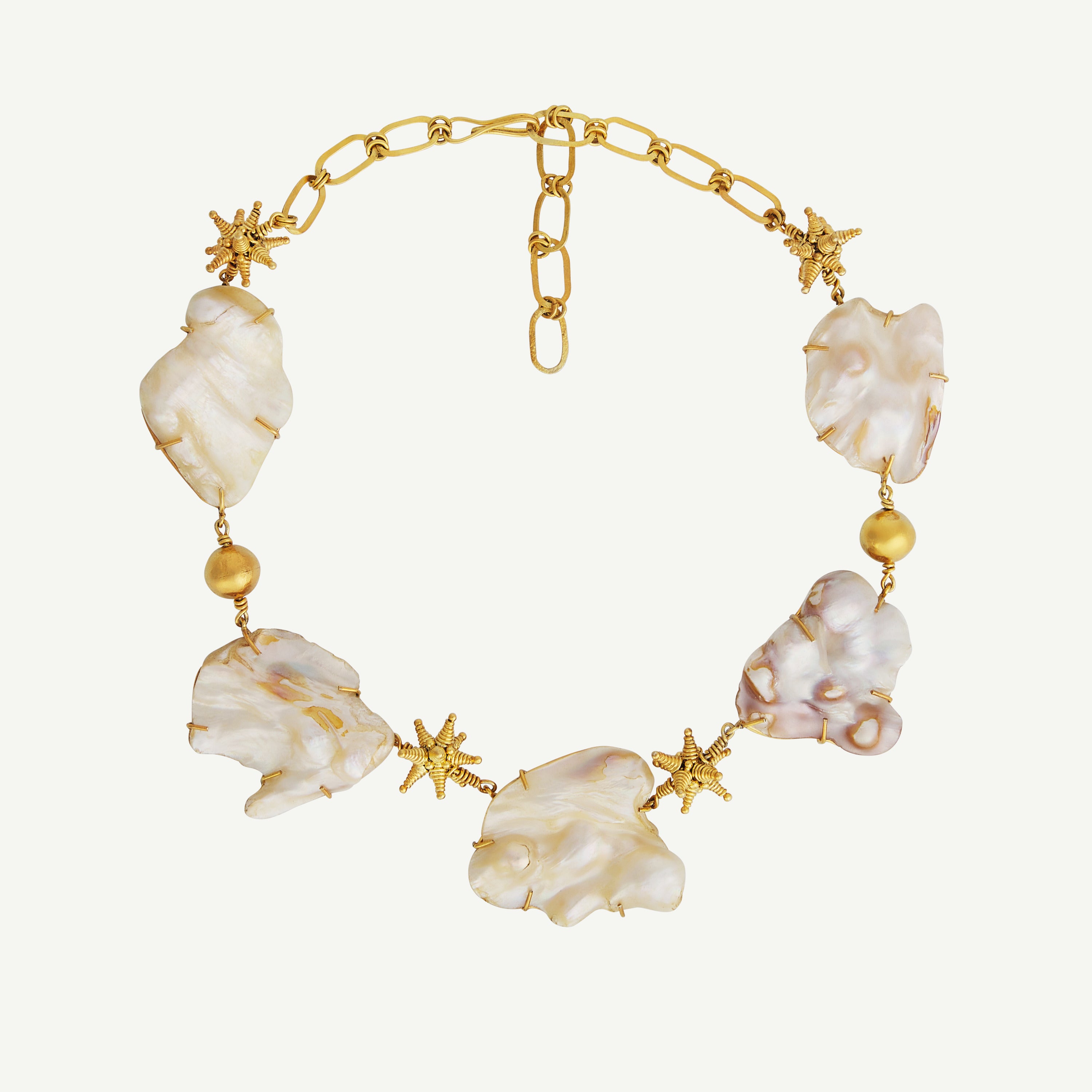 NATURA NECKLACE - Baroque Pearl & Heritage Pendant Necklace