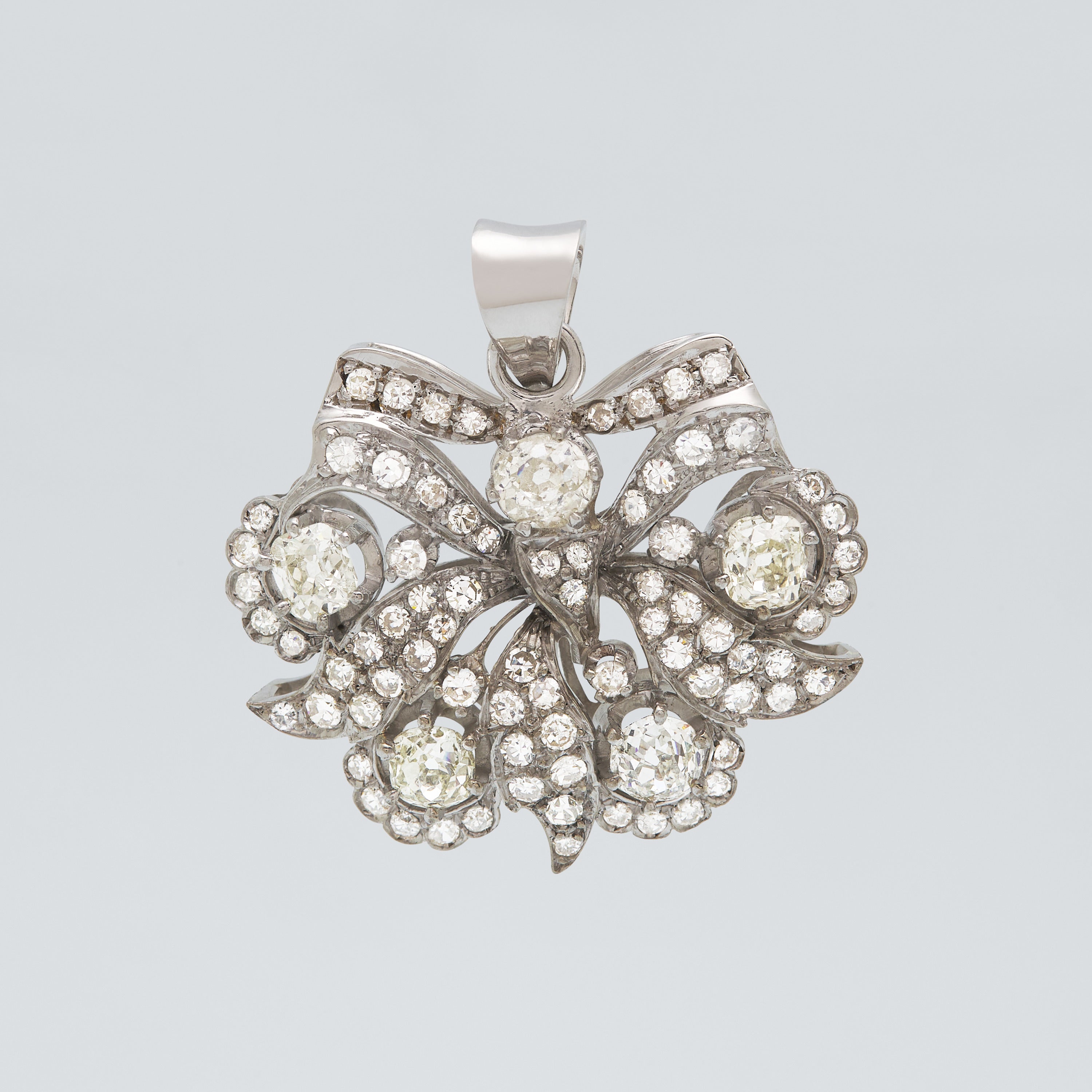 LUCENTIA BOW PENDANT